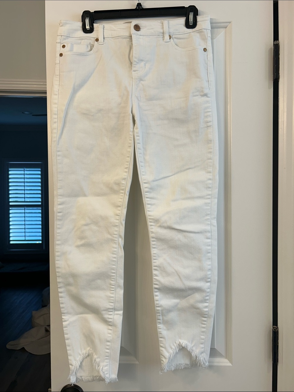 Liverpool White Skinny Jeans with Raw Hem 8